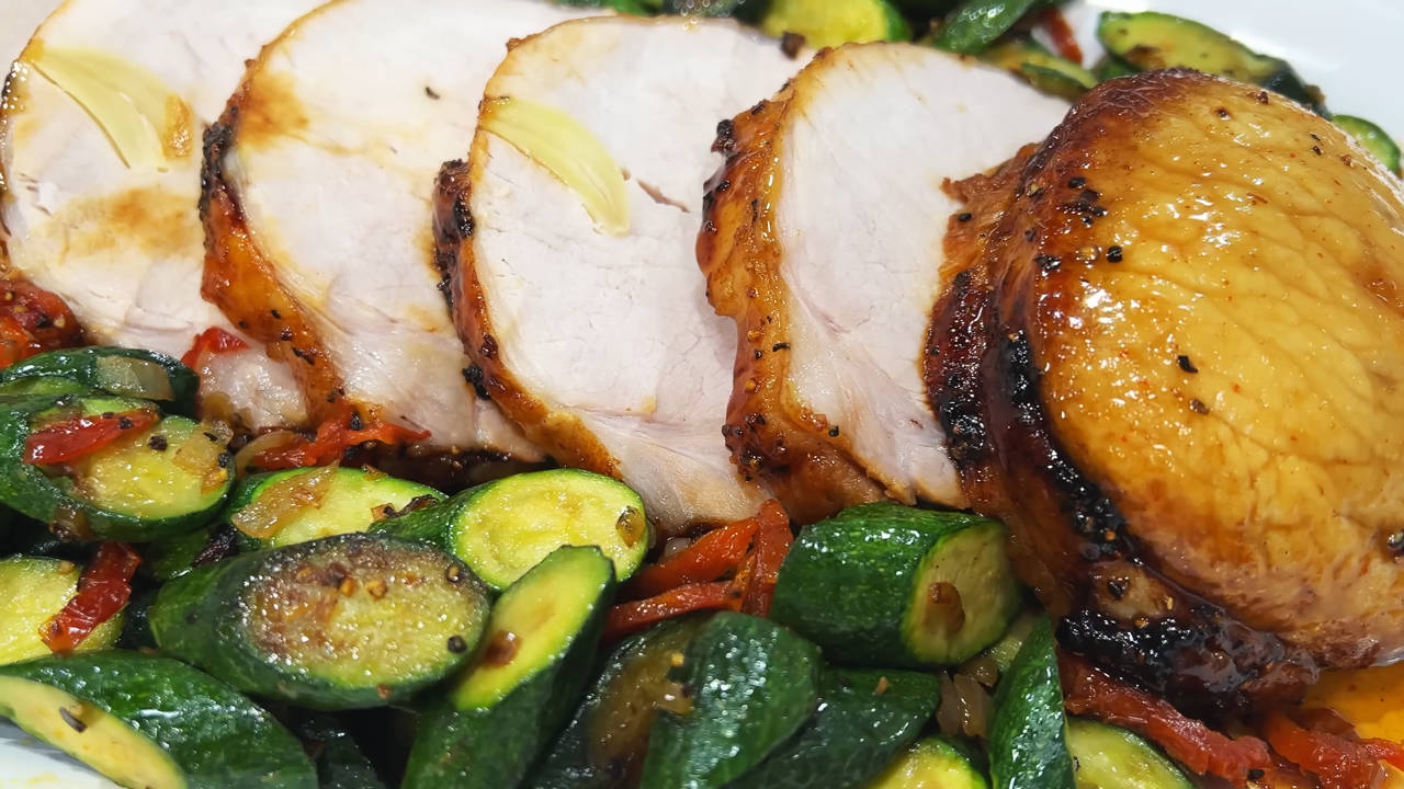 Tender & Juicy Pork Loin: Glazes, Herbs, and Roasting Tips